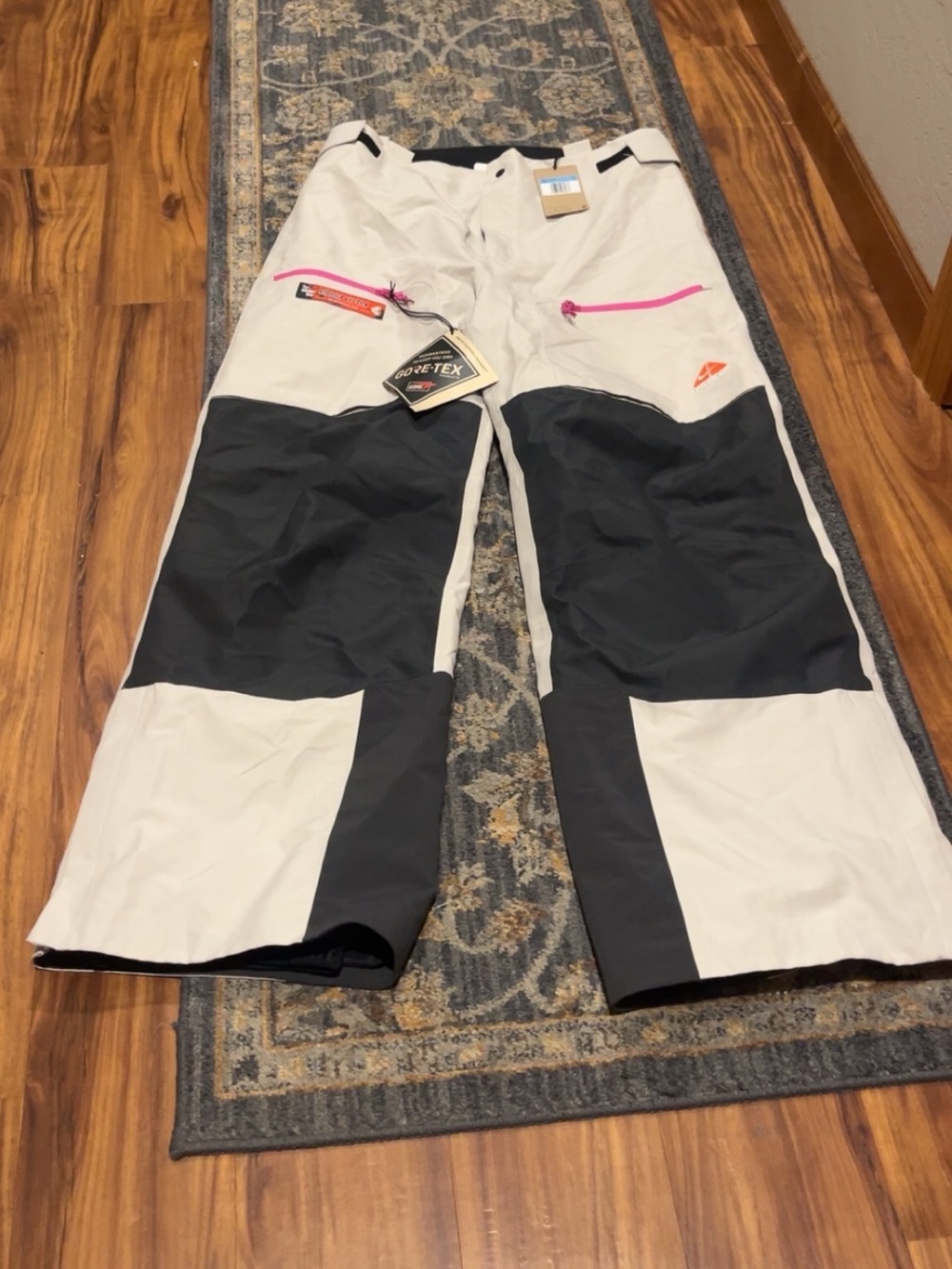 Nike ACG GORE-TEX "Chena Vortex" Storm-FIT ADV snow pants